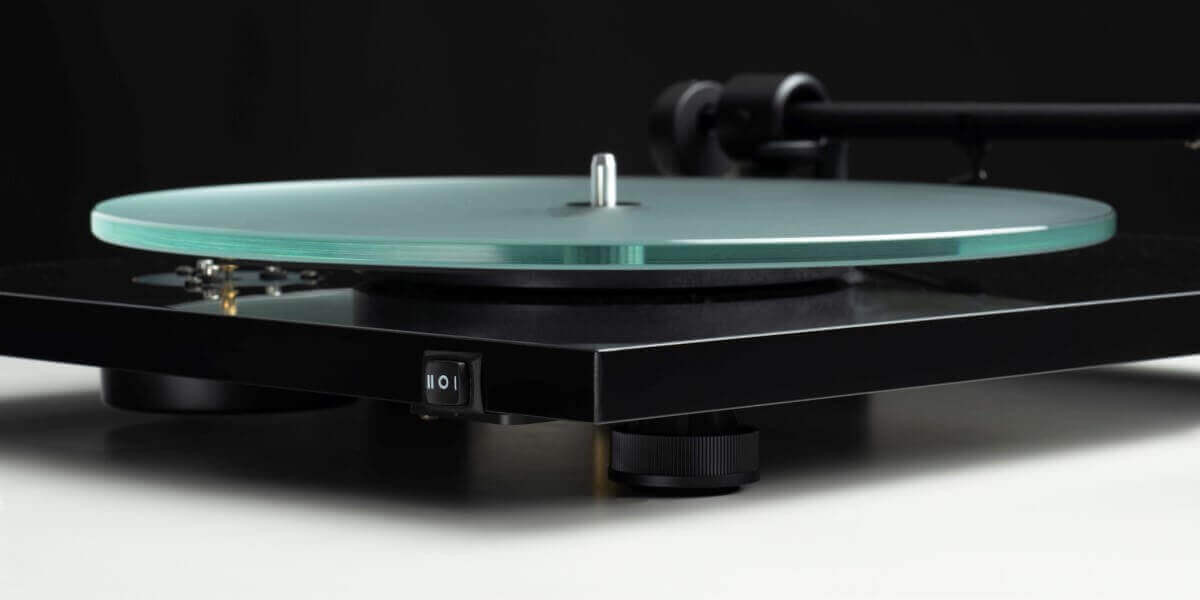 pro-ject-t1-evo-om10-gramofony hifisafir 09